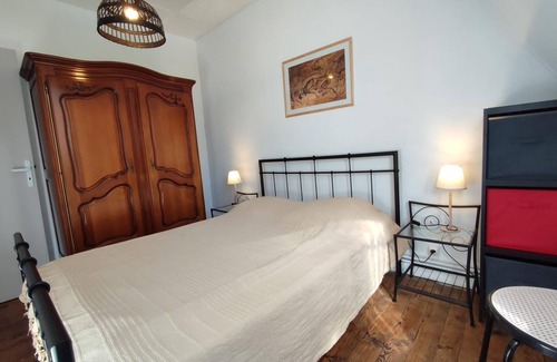 Vic-sur-Cere Cottage | Gite Vic-sur-Cère, 3 bedrooms, 6 persons