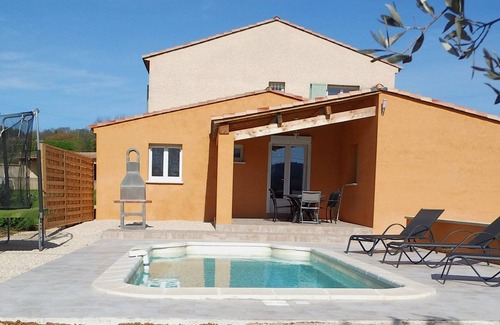 Saint-Marcel-de-Careiret Cottage | Gite with private pool