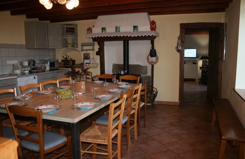 Saint-Martin-la-Sauvete Cottage | Gite with heated SWIMMING POOL NATURE et CALME in Auvergne-Rhône-Alpes