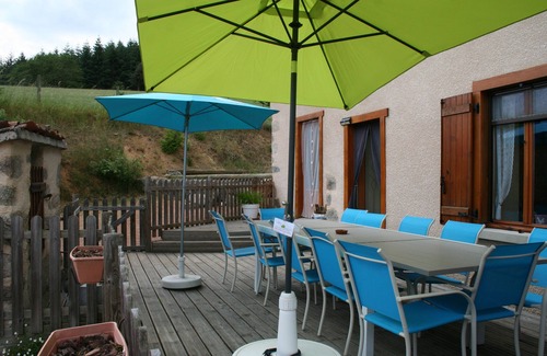 Saint-Martin-la-Sauvete Cottage | Gite with heated SWIMMING POOL NATURE et CALME in Auvergne-Rhône-Alpes