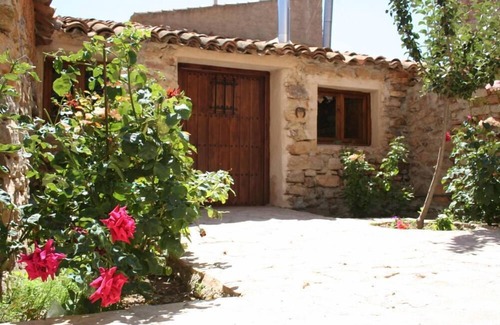 Gallocanta Cottage | Gite with garden Gallocanta Nature Reserve.