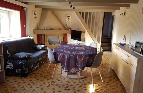 Basse-sur-le-Rupt House | Gîte with lovely mountain views