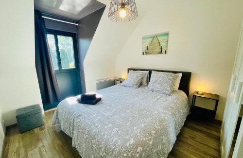 Langrolay-sur-Rance House | Gites La Rifflais - Nénuphar - avec étang privé