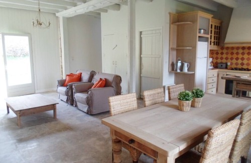Bourrou House | Gîtes of the Castle of Monciaux: Cottage cherry 2 bedrooms, tennis, swimming pool