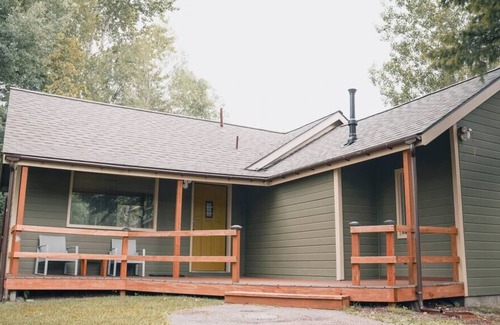 West Glacier House | Glacier Getaway - 5 minutes from Glacier National Park
