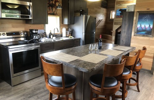Babb House | Glacier Quarry - Cozy Mountain Retreat near Glacier National Park facing Rockies