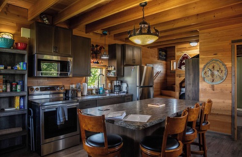 Babb House | Glacier Quarry - Cozy Mountain Retreat near Glacier National Park facing Rockies