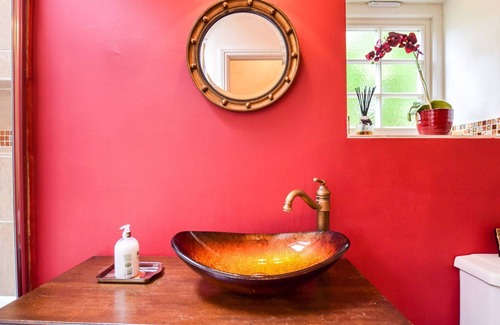 Sibford Gower House | Gladstone Cottage - sleeps 8 guests in 4 bedrooms