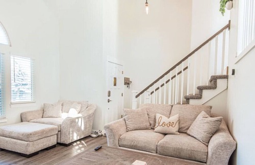 West Jordan House | Glamorous 4 BR Home Perfect for Big Group & Family