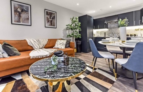 Christchurch Apartment | Glamourous, Stylish Apartment – Spacious and Modern