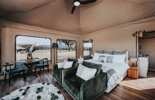 Glen Davis Hotel | Glamping at Wildnest Farmstay - Kookaburra