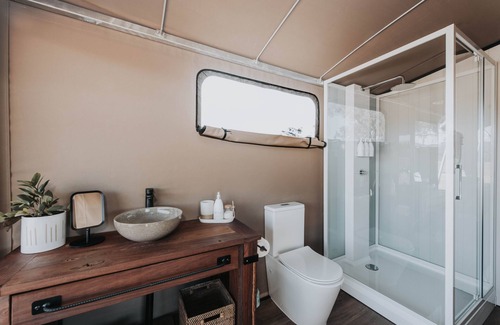 Glen Davis Hotel | Glamping at Wildnest Farmstay - Kookaburra