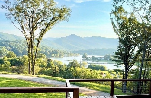Hiawassee Cabin | Glamping Dome Lake and Mountain Views Hot Tub