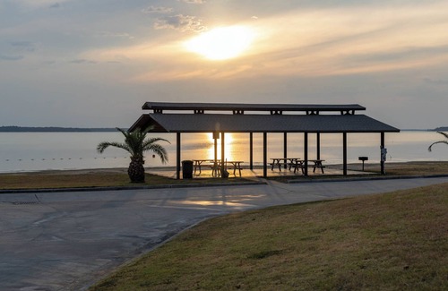 Onalaska RV Rental | Glamping Escape on Lake Livingston