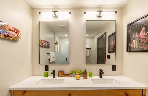 Brevard Cottage | Glamping in Brevard - Blue Ghost Treehouse