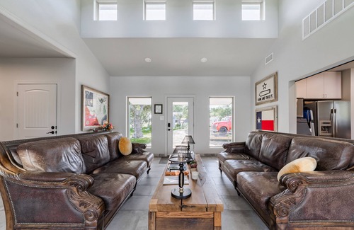 Spicewood House | Glamping in Spicewood TX Hill Country ~ The Trailette