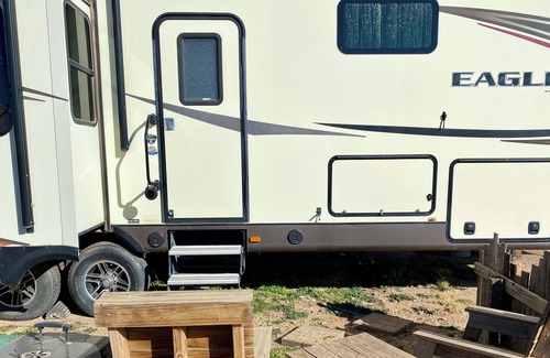 West Odessa House | Glamping in Style - Queen - Mini-Split - Workspace
