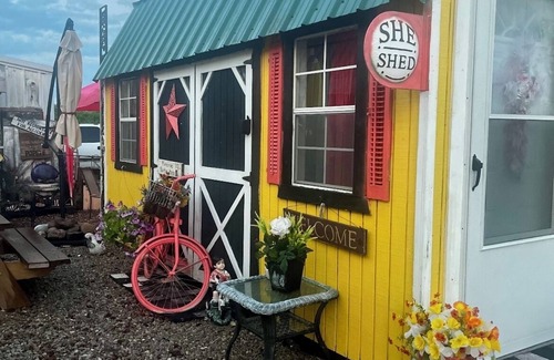 Glasgow Cabin | Glamping in the She Shed
