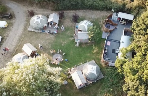 Cromer RV Rental | Glamping Luxury Eight Person Mongolian yurt - Gurney's Gold
