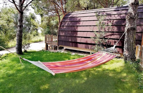 Santa Maria e Sao Miguel Cabin | Glamping Sintra. Enjoy the tranquility of the forest.