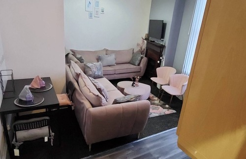 Wolverhampton Apartment | glamsflat troccadero
