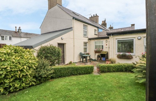 Garn Fadryn Cottage | GLASCOED, family friendly, character holiday cottage in Edern