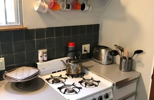 Atwater Village Apartment | Glassell Park Studio with gardennn