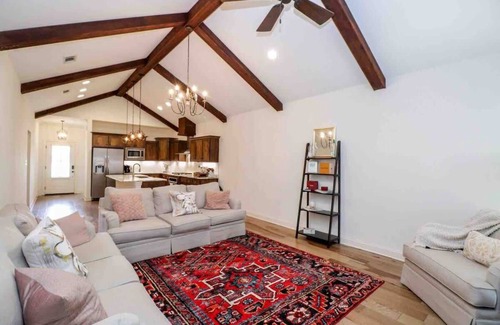 Oxford House | Glen Alden Cottage by Apex Short Term Stays