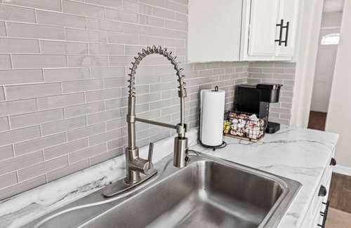 Peoria House | GLEN LIVING - a family 3 BD in Central Peoria