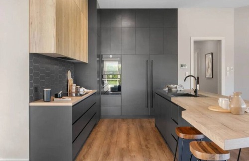 Glenelg North House | Glenelg North 4 BR Retreat
