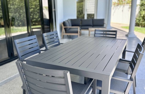 Glenelg North House | Glenelg North 4 BR Retreat
