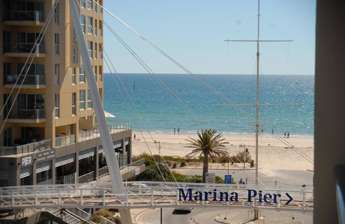 Glenelg Apartment | Glenelg Penthouse with BEACH & Park views -wifi parking