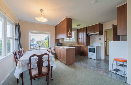 Te Anau House | Glenfiddich Lodge - Te Anau Holiday Home