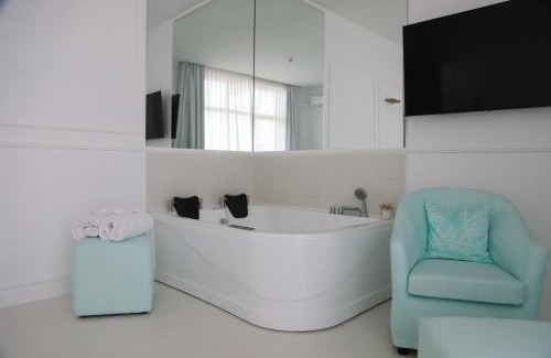 Pozzuoli Hotel | Gli Dei