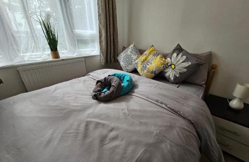 Bethnal Green House | Globe Rooms