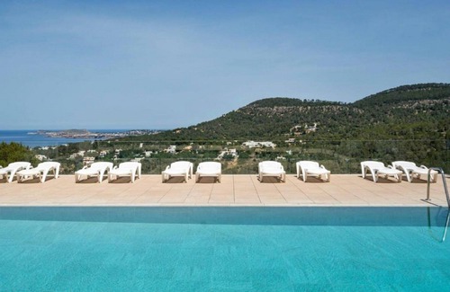 Cala Vadella Villa | Glorious Ibiza Apartment | Apartment Langris | 2 Bedroom Suite | Private.
