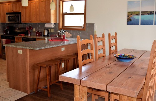 Buena Vista Cabin | Glorious location on the creek only 1/2 mile to town STR-130