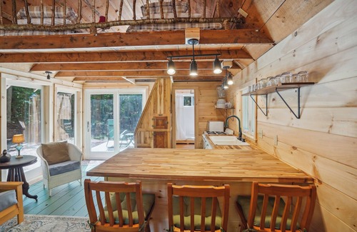 Gloversville Apartment | Gloversville Retreat with Patio & Lake Access!