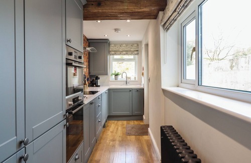 Conwy House | GLYNSIDE, character holiday cottage, with a garden in Conwy