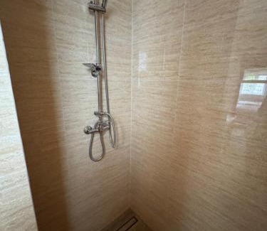 Inwald House | Gościniec Grek Zorba - pokoje i domki 4 osobowe - 16km od Zator Energylandia