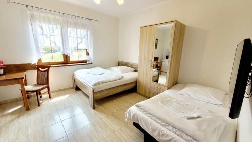 Znin Hotel | Gościniec Krys
