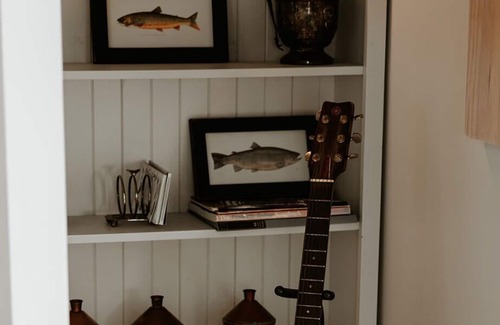 Mulloon Cottage | Go bush stay lux in 100 acres of natural wilderness.