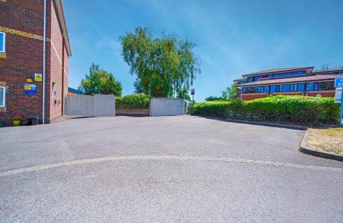Quedgeley Hotel | GO2 Gloucester Hotel by OYO