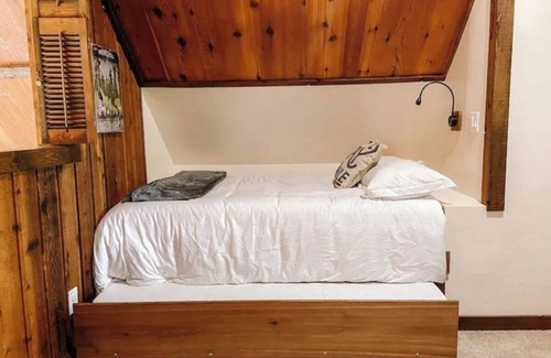 West Glacier House | Going To The Sun Retreat 5 Minutes to Glacier Park