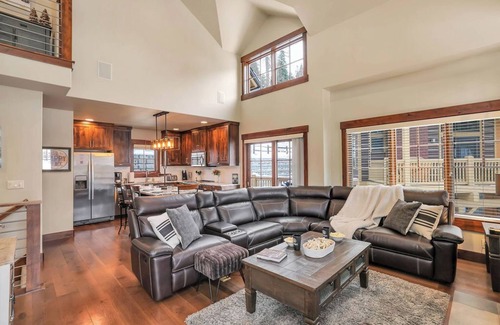 Tamarack Resort House | Gold Crest @ Tamarack Resort | Pet Friendly Trailside Ski In/Out | 3 Ensuites | Hot Tub + AC