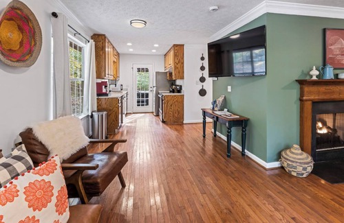 Dahlonega Cabin | Gold Dust Getaway - Near Downtown/Hot Tub/Fire-Pit/Dog-Friendly