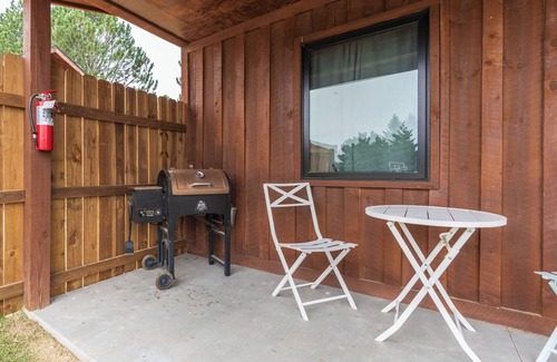 Custer Cabin | Gold Valley Camp Cabin 5 | 1 Bed, 1 Bath