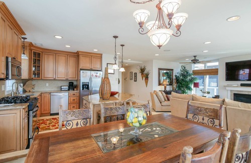 Gold Coast Condo | GoldCoast-2nd Flr w/Elevator-Handicap Friendly-Across from Beach, 5 bdrms/4 bths