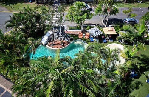 Golden Beach Apartment | Golden Beach Ocean Views, Passage at your Doorstep