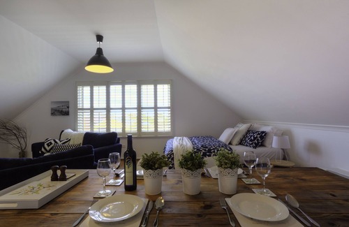 Torquay Apartment | Golden Loft Retreat Loft